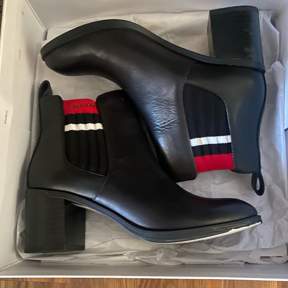 Calvin Klein Boots 7M - Picture 2 of 6